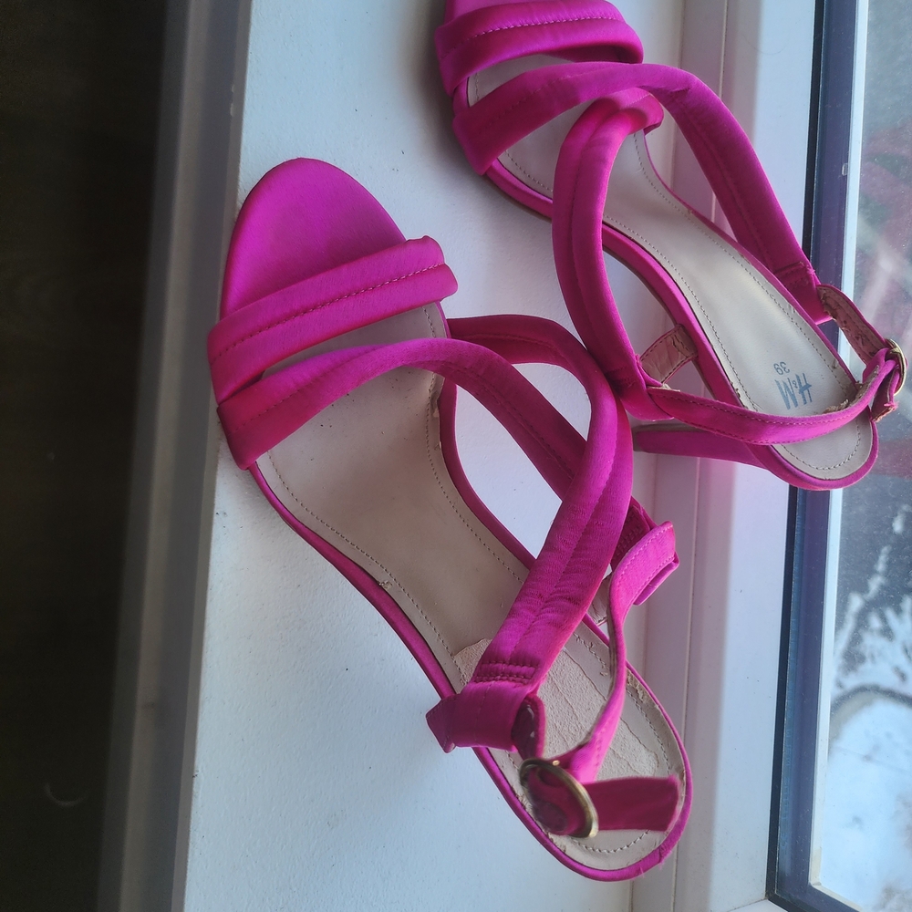H&M Fuchsia Strappy Heels